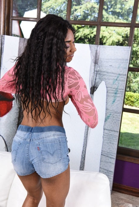 petite ebony free sexy photos