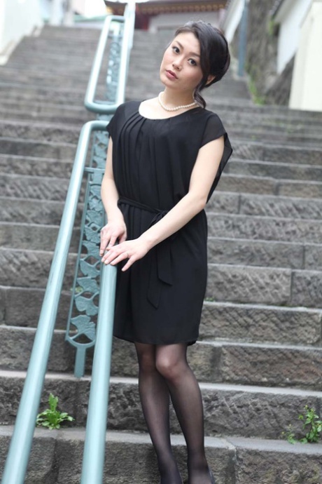 asian mature top picture