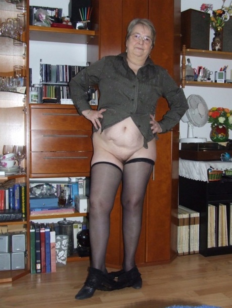 bbw glasses free nude photos