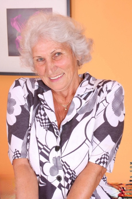 grandma art naked photo