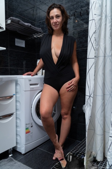 mogen brunett nudes hd bilder