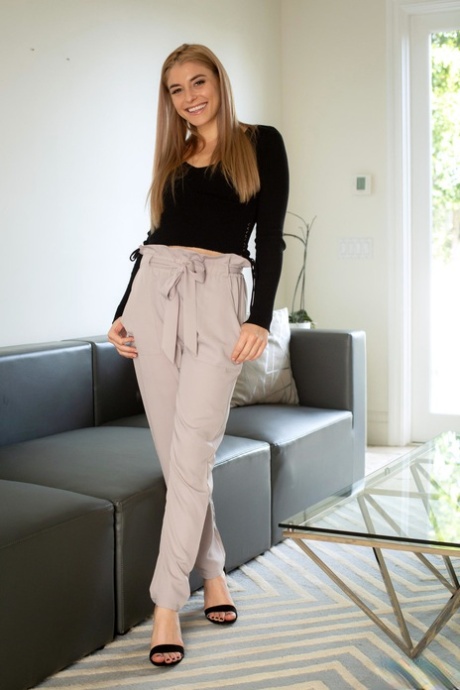 Nikki Peach pornstar pretty images