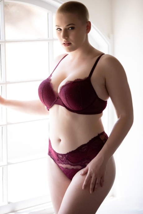 lingerie met kort haar naakt leuk foto's