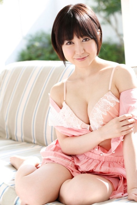 japanese short hair hot sexy pic