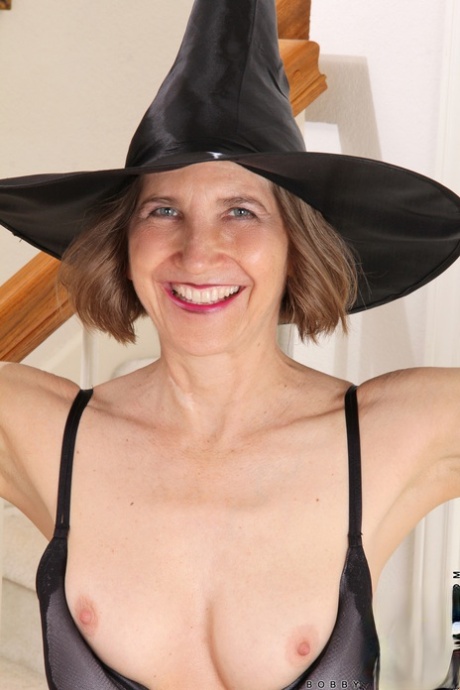 hairy cougar pretty galleries