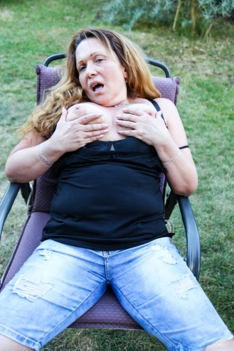 tira de abuela xxx adulto foto