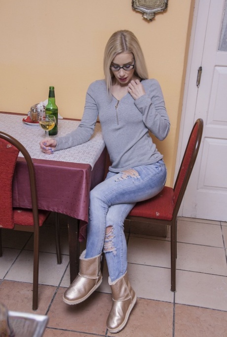 blonde glasses top images