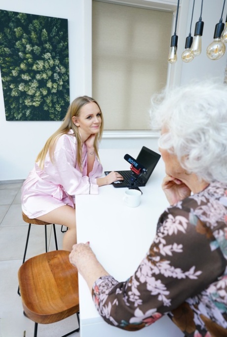 mormor tonåring lesbisk gratis hd foto