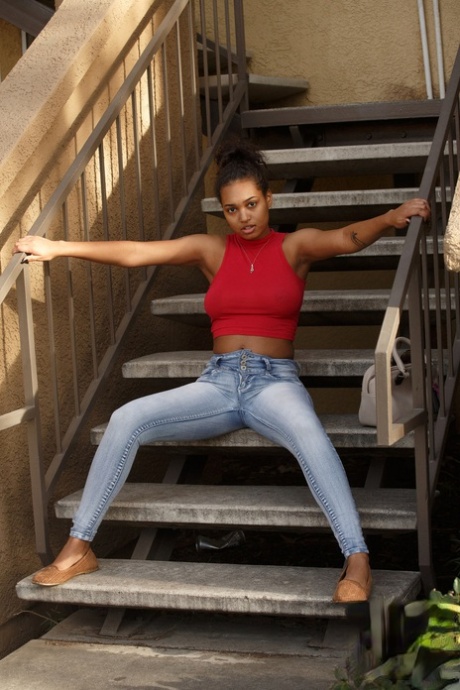 jeans ébano nu xxx arquivo
