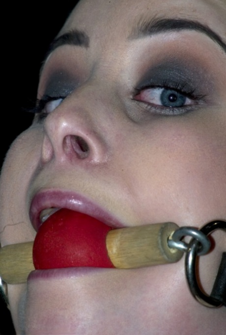 ママBDSM ヌード 画像