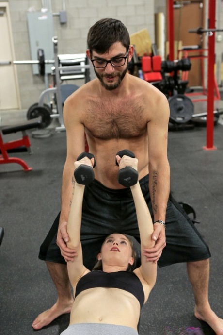 smala yogabyxor naken fin foton