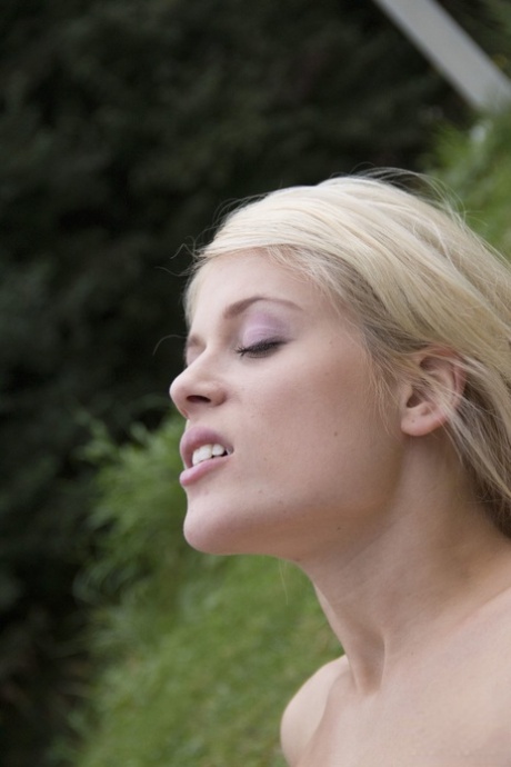 Sweet Cat pornstar erotic photo