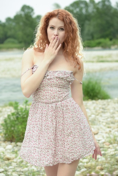 gorgeous redhead beautiful porn pic