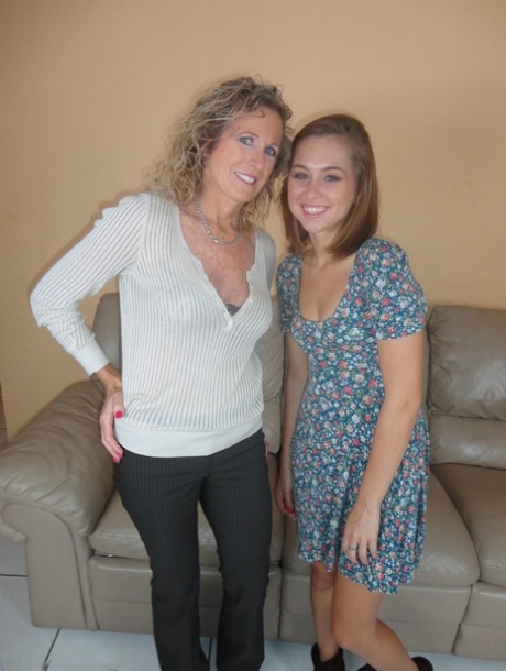 mature mom exclusive photos