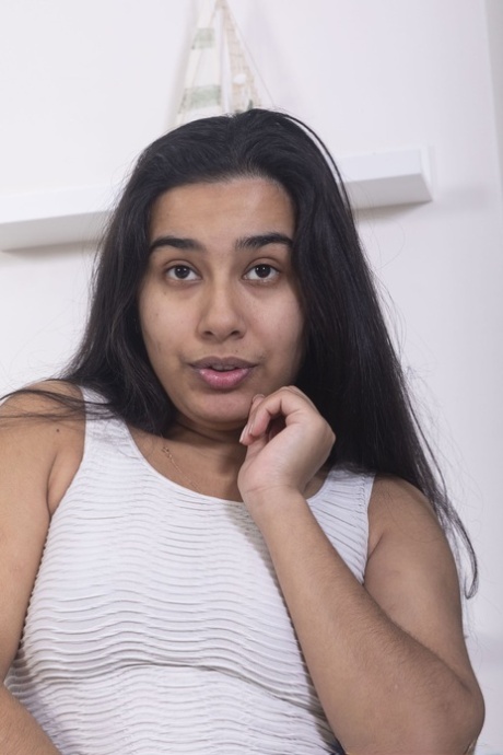 chubby brunette perfect photo