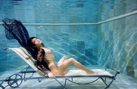 sottacqua top pornografico galleria