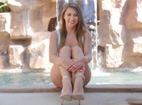 Ivy Rose naked model pics