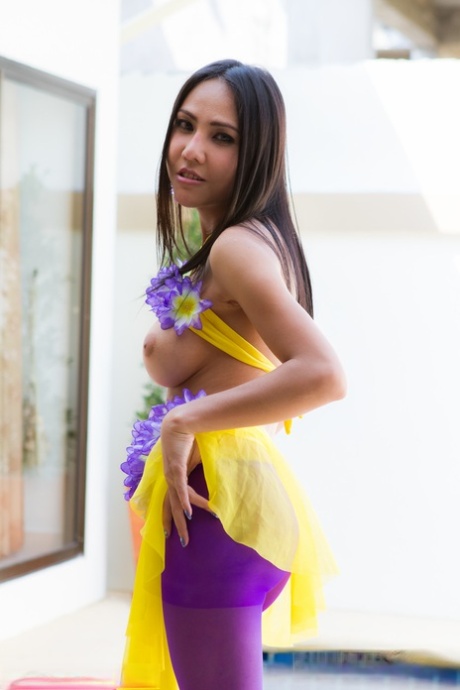 術後レディーボーイ セクシー裸 画像