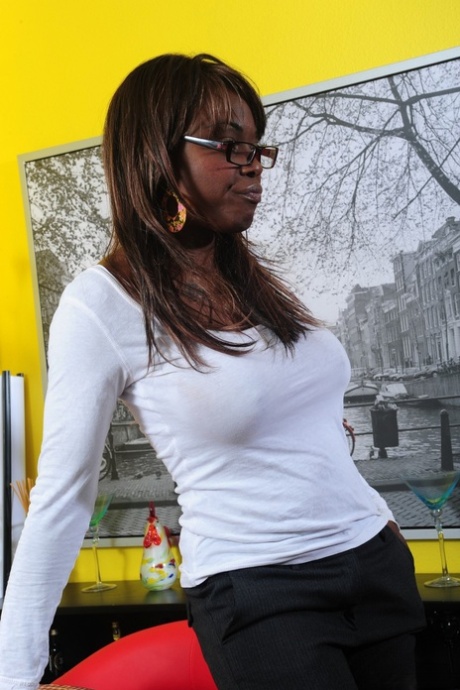 mujeres negras mayores desnudos imagen