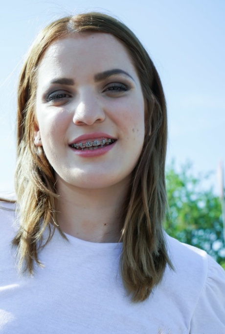 Kizzy Sixx hot actress gallery
