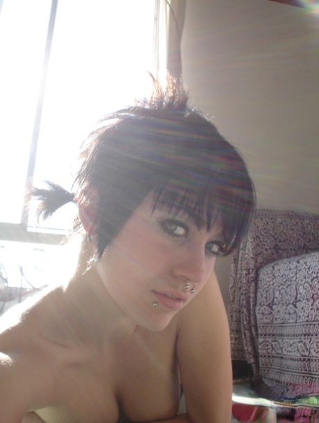 emo beautiful naked photos