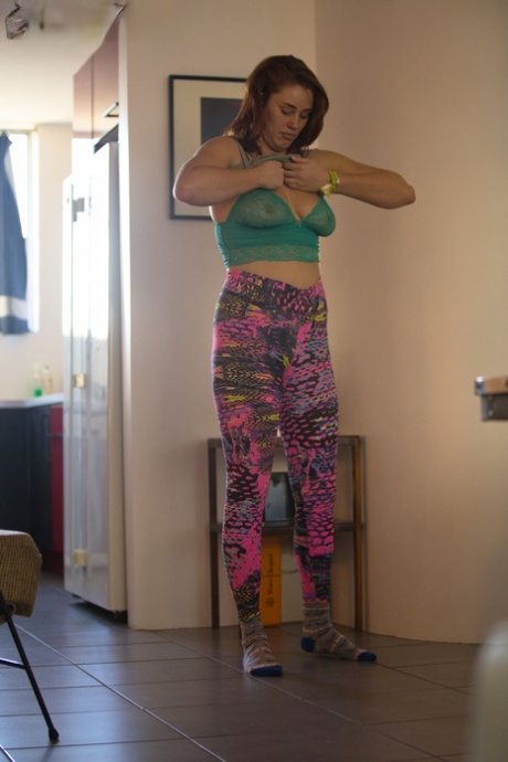 Molly Broad hd actress img