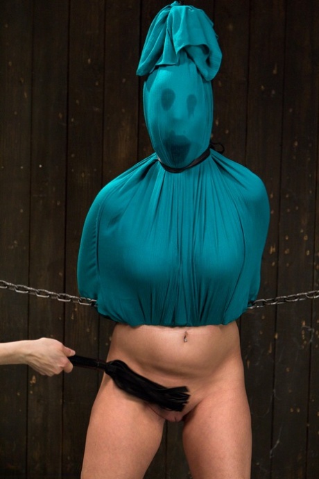 Sarah Blake exclusive model img