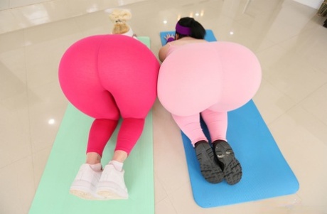 bbw yoga pants nude pic