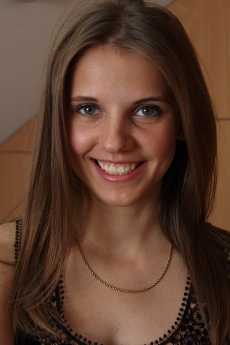 tall skinny brunette pornographic pictures