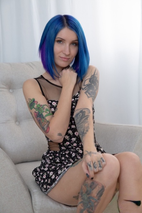 adolescent tatoué nue xxx photos