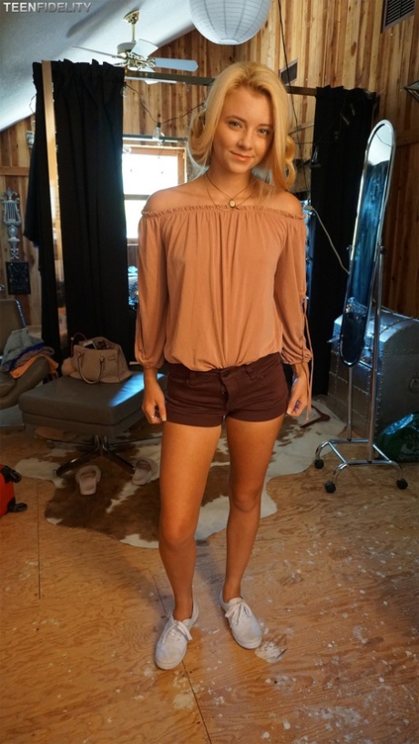 Hannah Hays exclusive star gallery