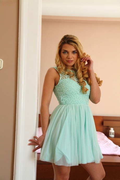 natural blonde free porn image