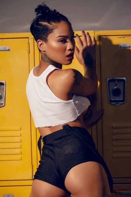 Honey Gold high quality actress photos