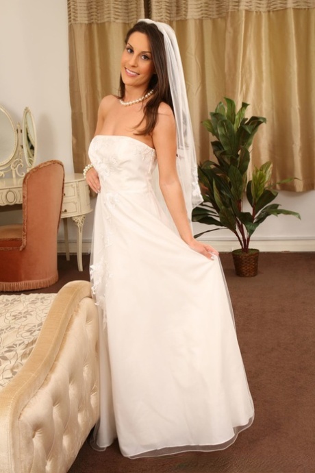 wedding beautiful nude picture