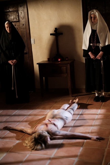 religieuse porno de haute qualité image