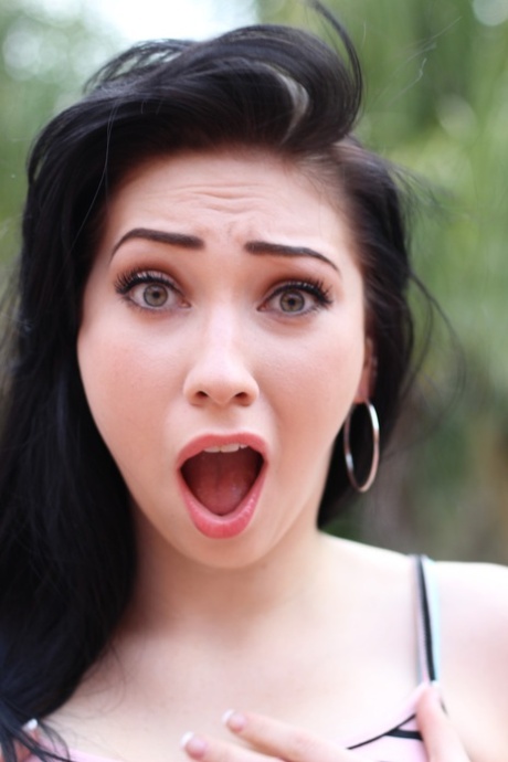 Aria Alexander model pretty pic