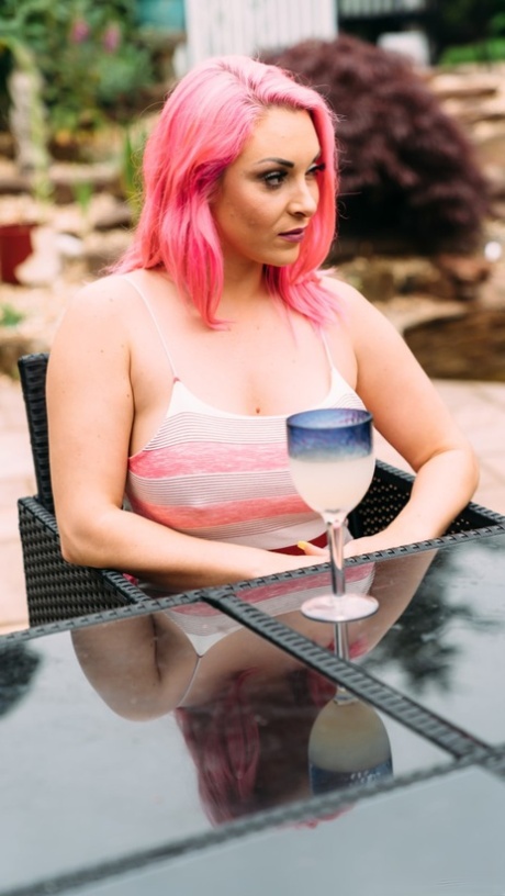 Victoria Summers model erotic pics