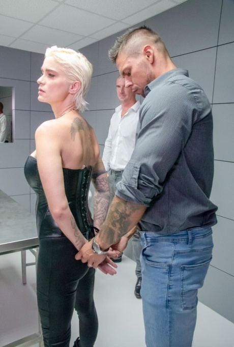 přistižena při masturbaci erotické dokonalé img