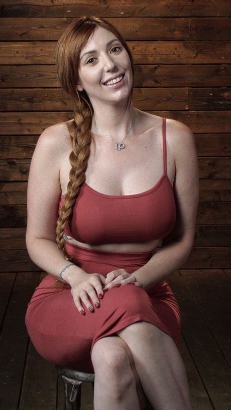 rousse aux gros seins nus chauds images
