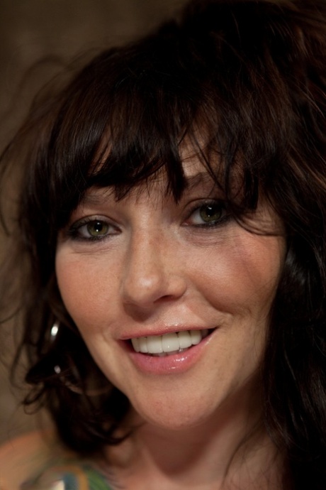 visage de milf belle nue des photos