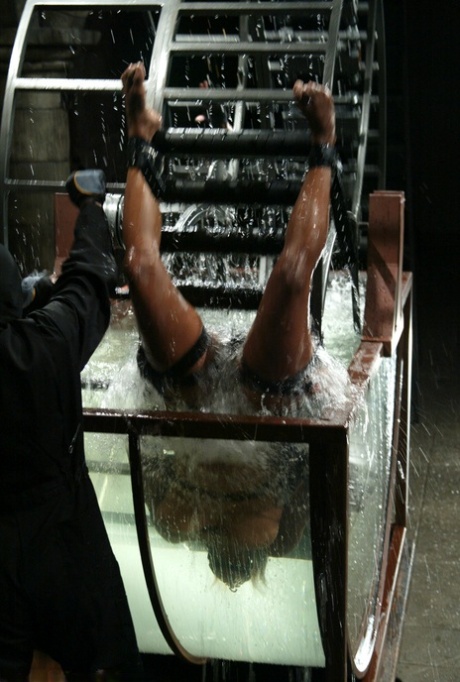 wet ebony hot naked photo