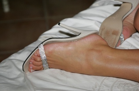 feet sandals free nude galleries