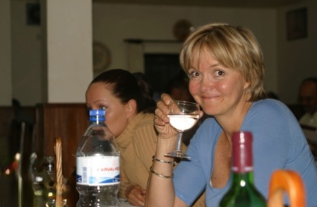 kort hår blond milf hd beste foto