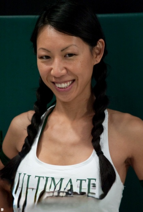 Tia Ling adult star photos