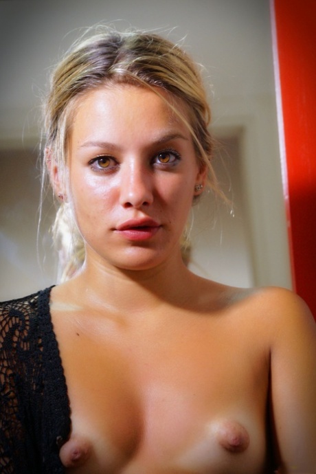 teen puffy nipples pretty photo