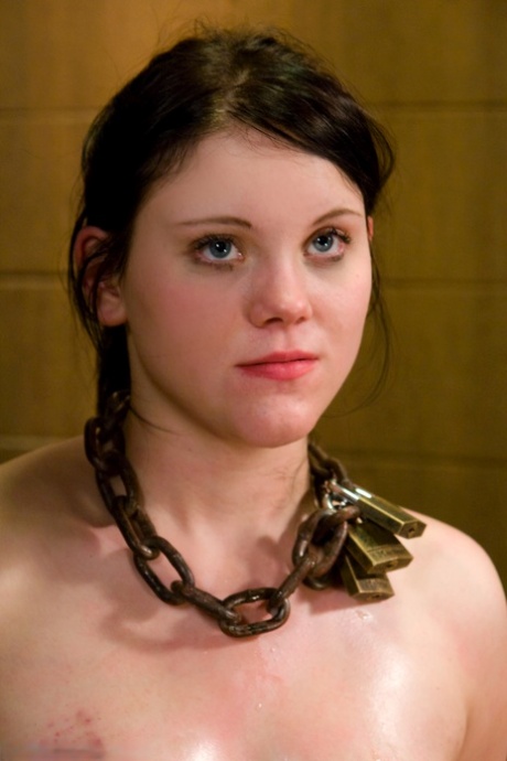 Raina Verene model hot picture
