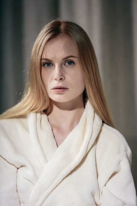 světle blond krásné horké obr