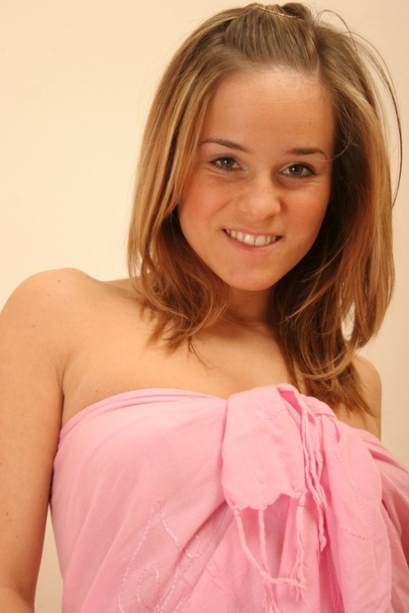 softcore free nude picture