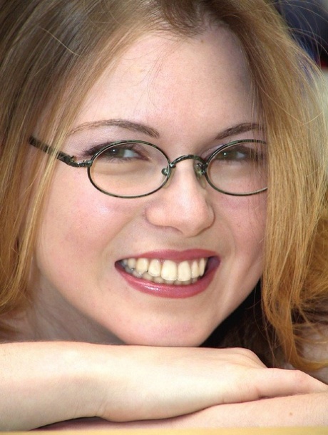beautiful face hot naked image