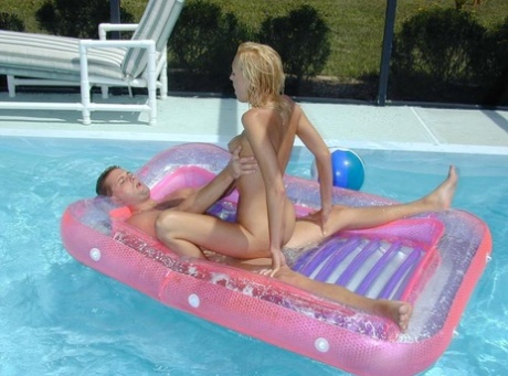 pool fuck beautiful nude photo